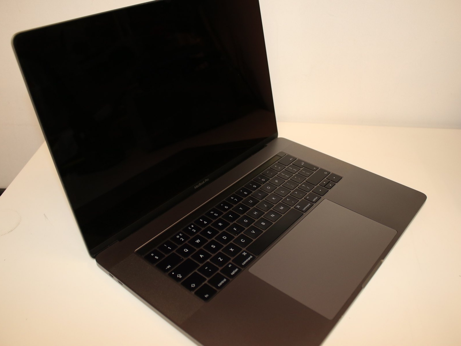 Apple Macbook Pro 15 Inch 2016 Inter Core i7 Quad Core 16GB 500 GB — TL-LAP-00089