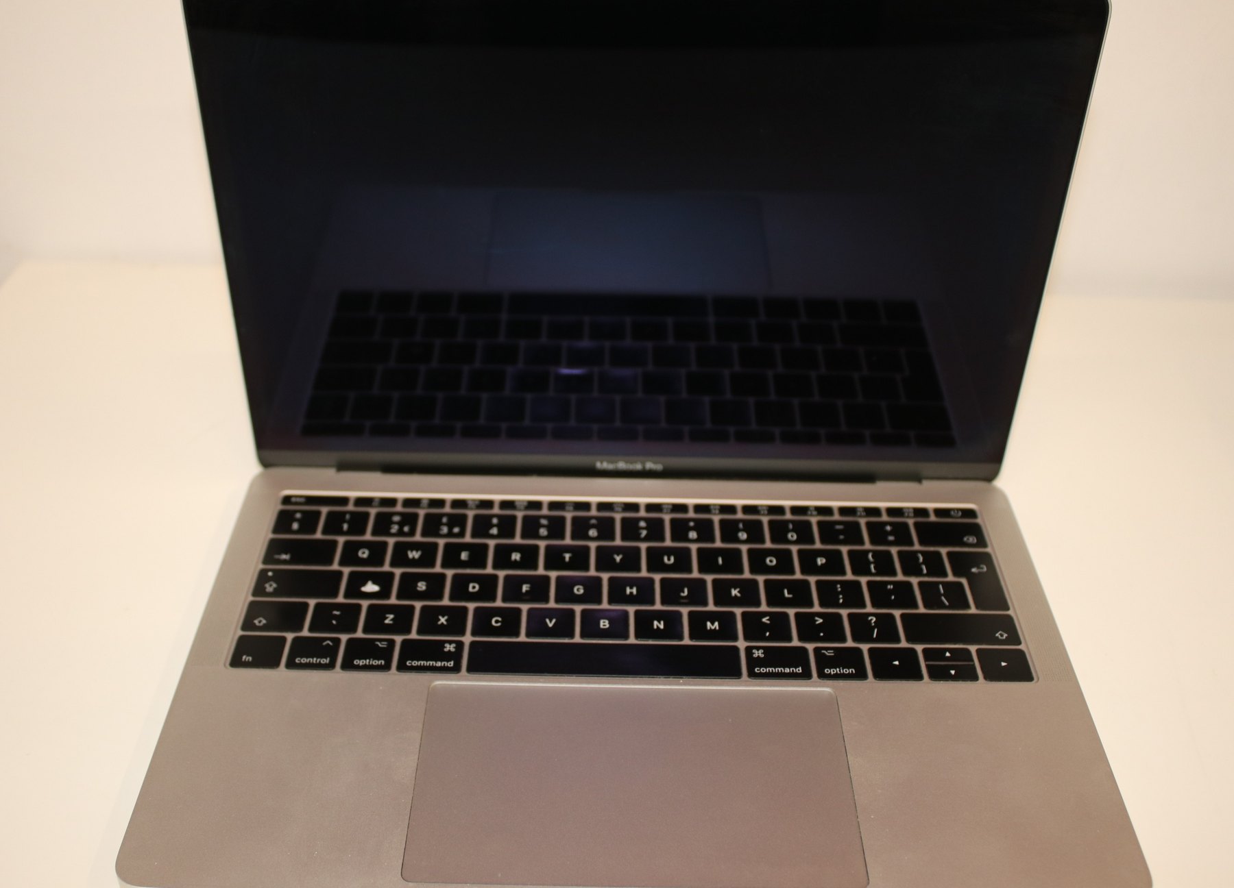 Apple Macbook Pro 13" 2017 2.3 Ghz Dual-Core Intel i5 8 GB 125 GB — TL-LAP-00095 - Image 3