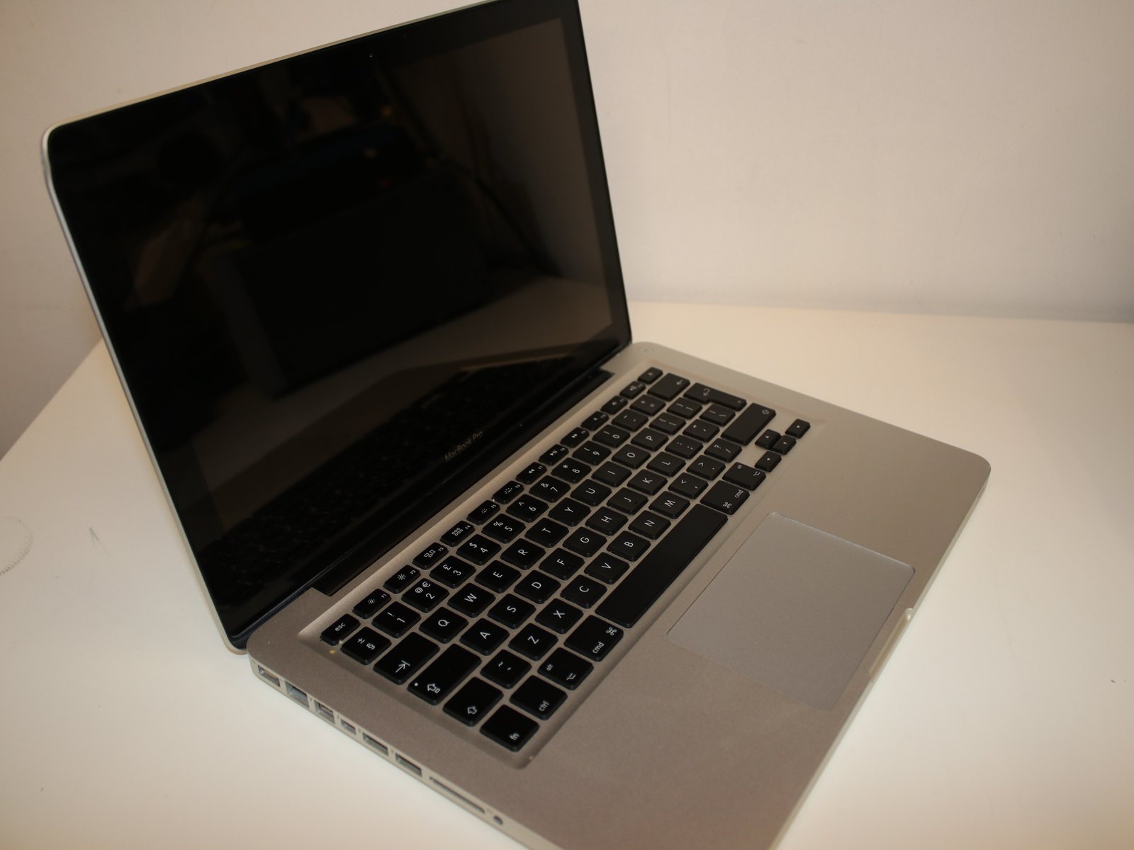 Apple Macbook Pro 2010 Intel i7 8 GB 256 GB — TL-LAP-00099 - Image 2