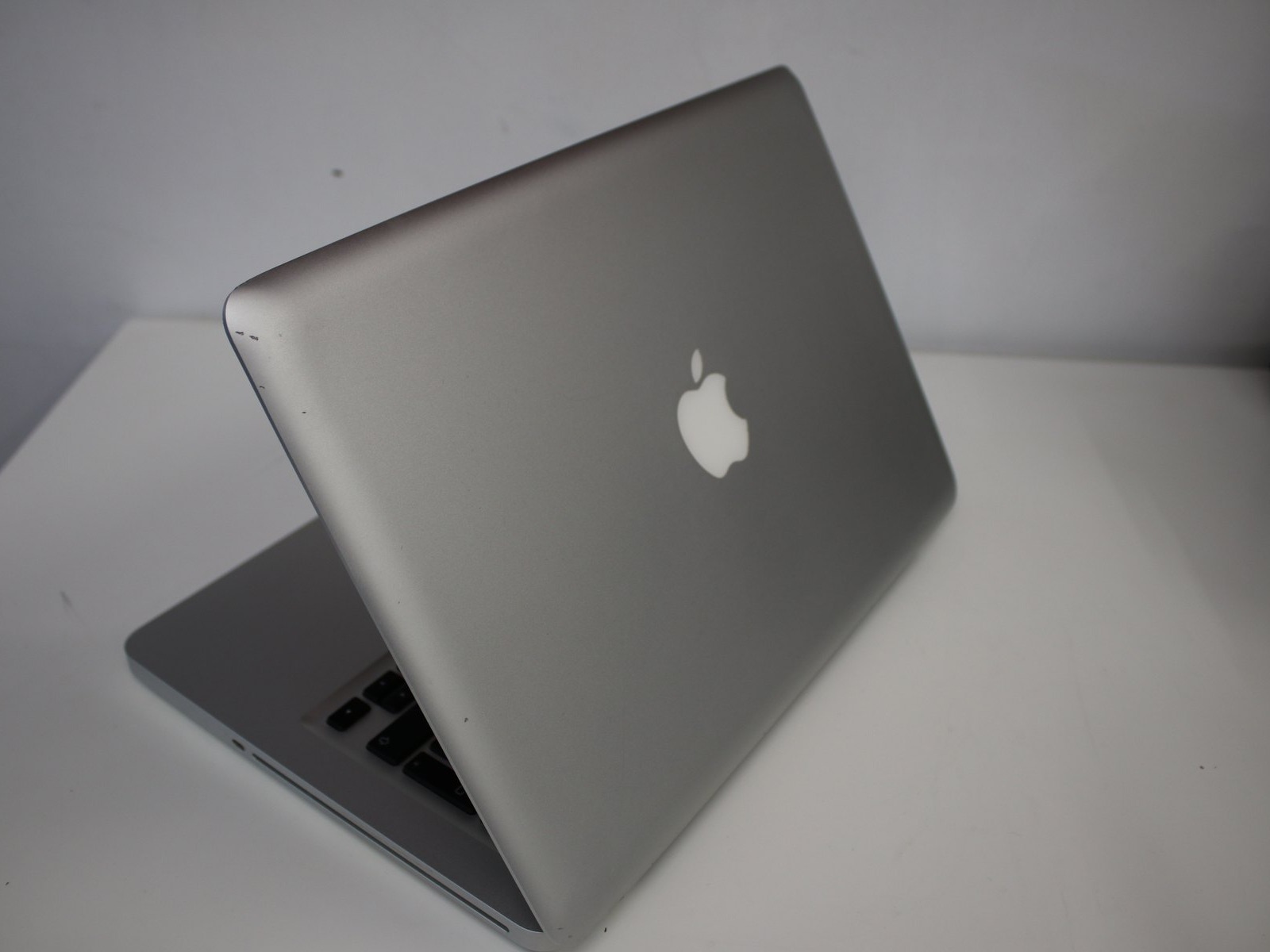 Apple Macbook Pro 2010 Intel i7 8 GB 256 GB — TL-LAP-00099
